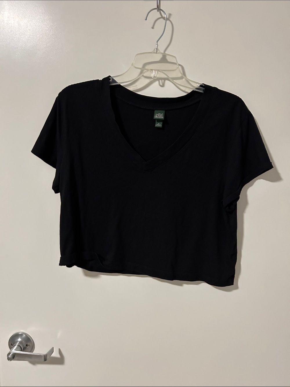 wild fable Black V-Neck Cropped Tee